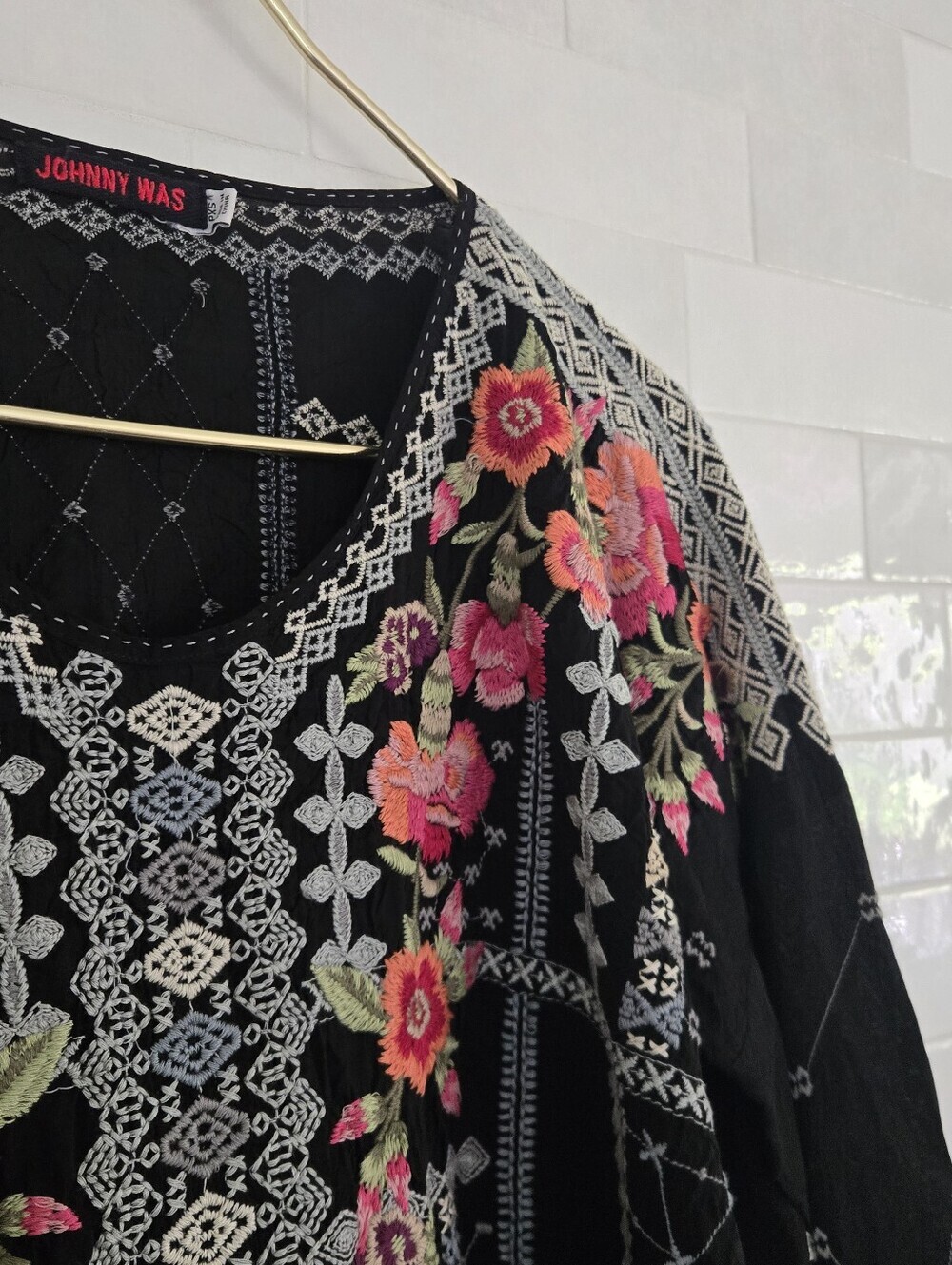 Johnny Was Carnation Floral Embroidered Patchwork Blouse Top Black Pink Relaxed - Picture 4 of 10